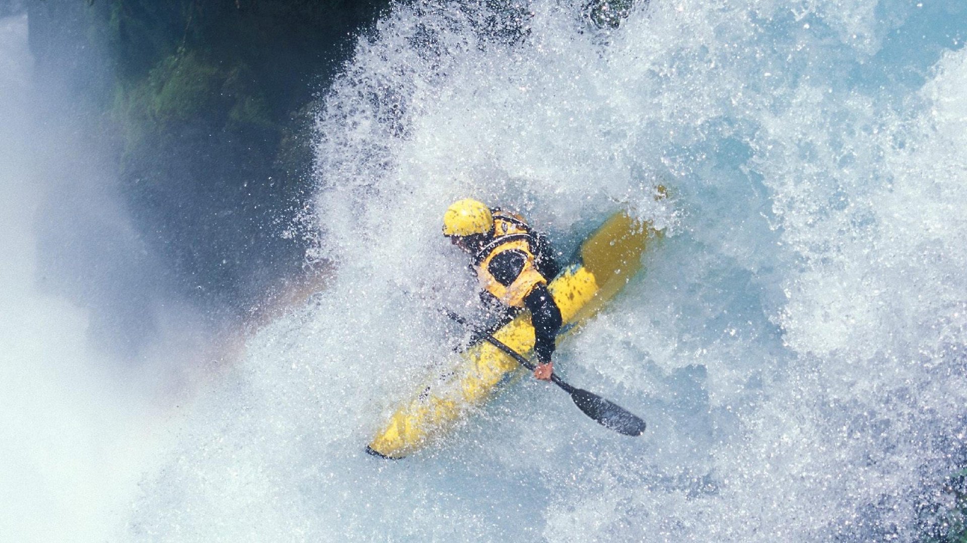健身达人带练“云端深蹲节” 全球网友同步下蹲